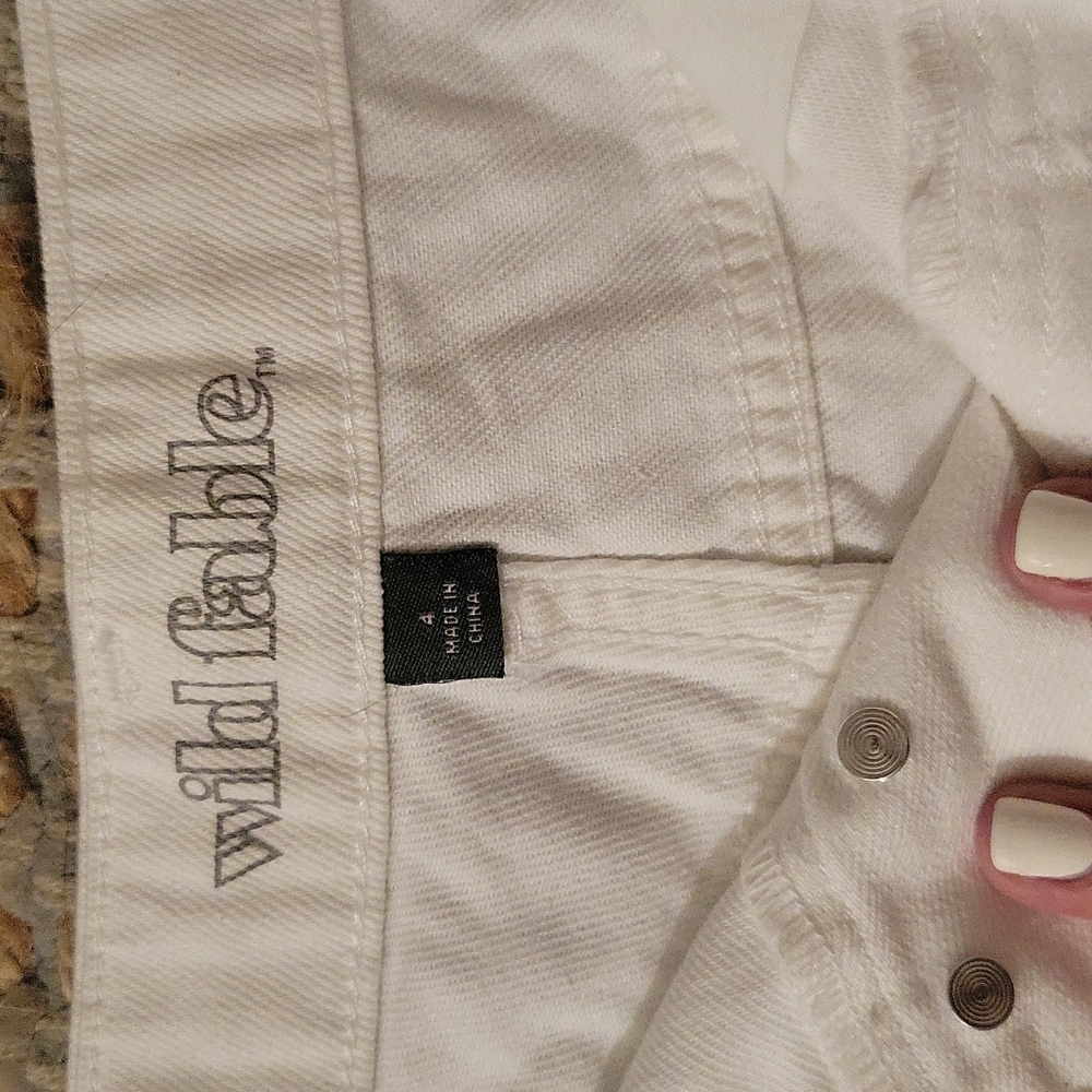 White High Rise Shorts - Picture 2 of 3